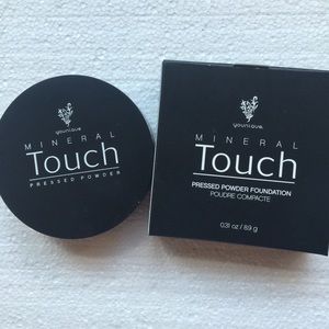 Younique Touch Mineral Pressed Powder in Velvet