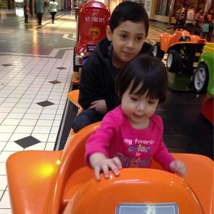 Meet your Posher, Dayana