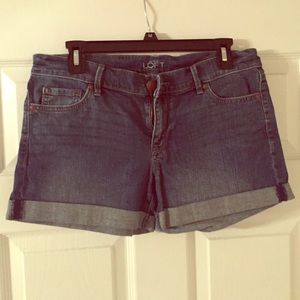 Ann Taylor Loft Jean shorts size 27/4