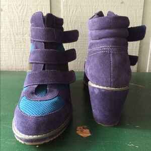 Dr. Scholls high heeled sneakers