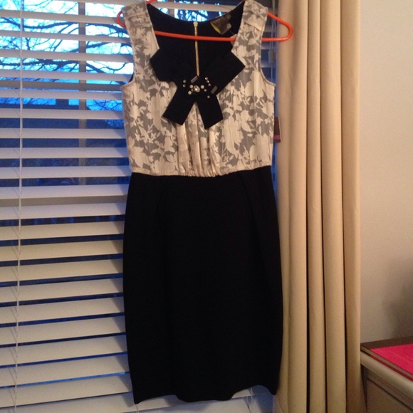 Short knit bottom dress