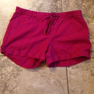 Cranberry shorts with drawstring