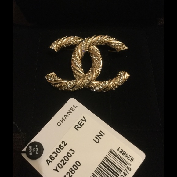 .....SOLD...100% Auth Chanel brooch - Picture 1 of 4