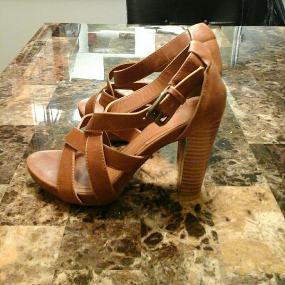 Heels - Picture 2 of 3