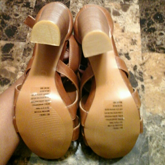 Heels - Picture 3 of 3