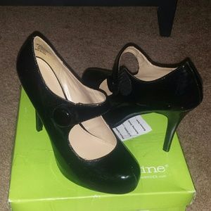 Black Mary Jane shoes