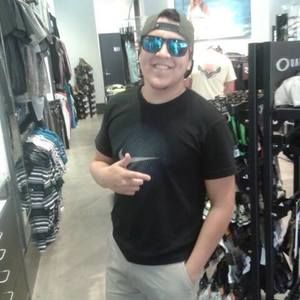 Meet your Posher, Moises