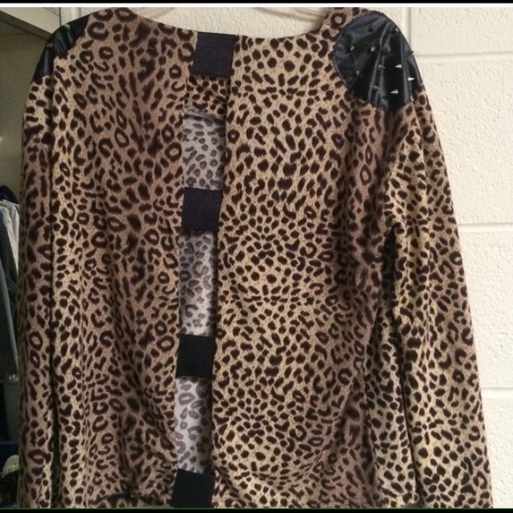 Cheetah print top - Picture 3 of 3
