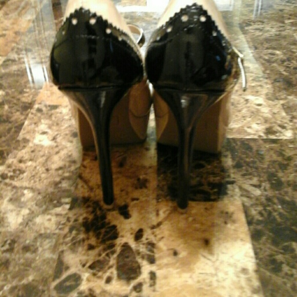 Heels - Picture 3 of 3