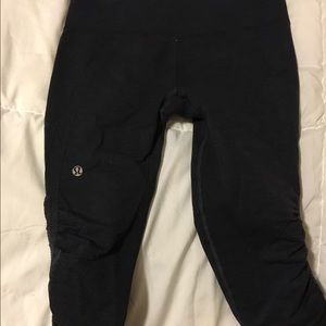 Navy lulu lemon crops