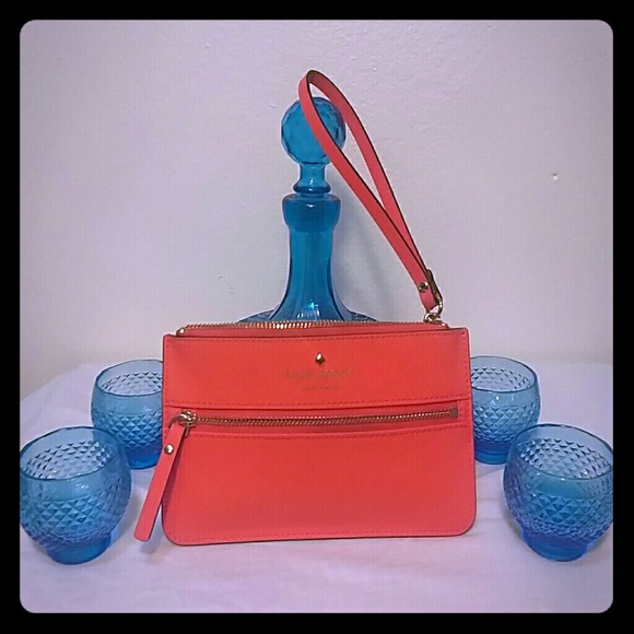 Kate Spade Cedar Street Slim Bee in tangerine