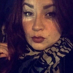 Meet your Posher, Carina