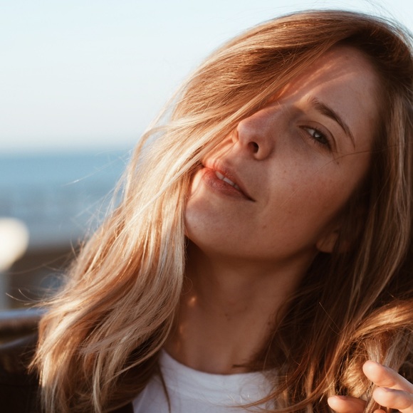 Meet your Posher, Kelsey - Picture 2 of 2