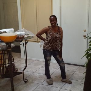 Meet your Posher, Debra