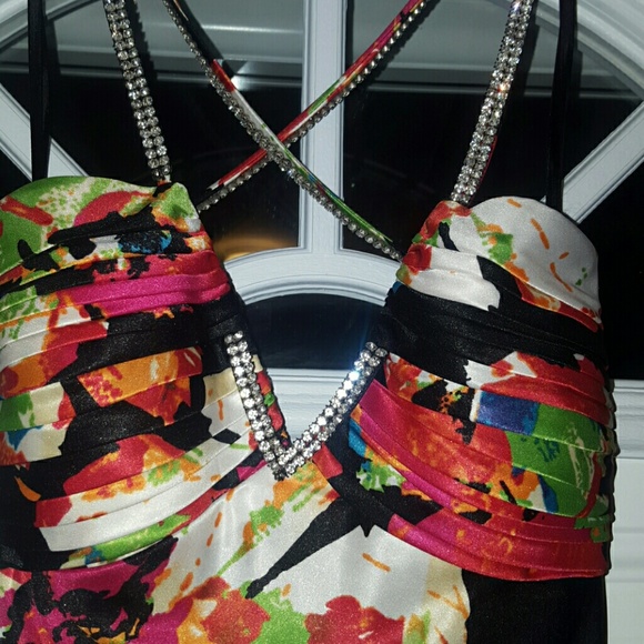 Floral gown - Picture 3 of 5