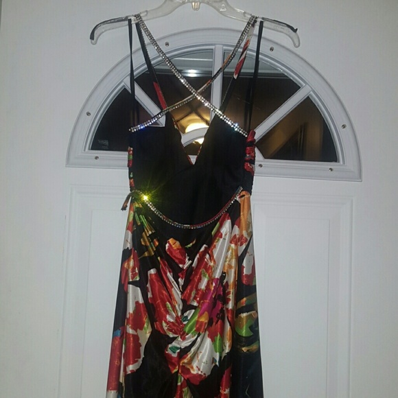 Floral gown - Picture 4 of 5