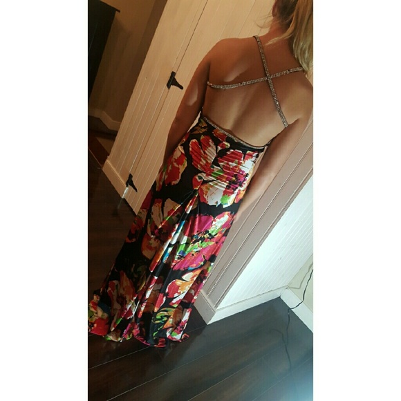 Floral gown - Picture 2 of 5