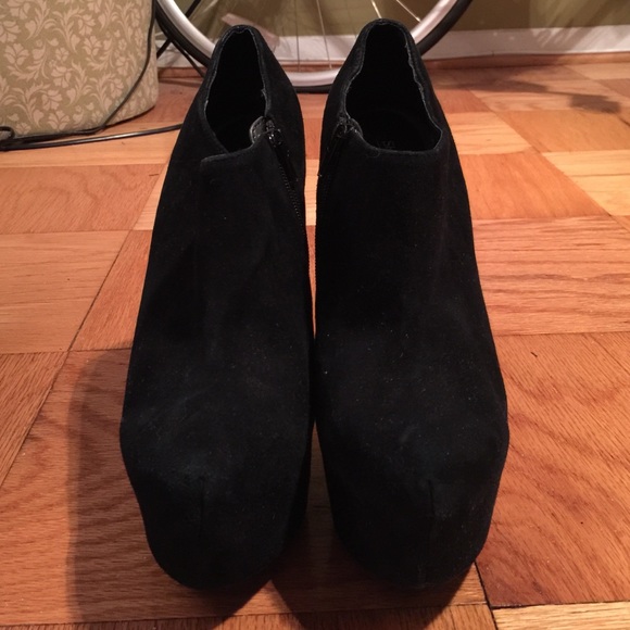 Shoemint black platform high heels.