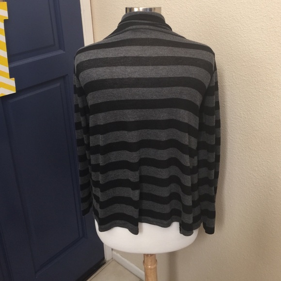 Sweater - Picture 2 of 4