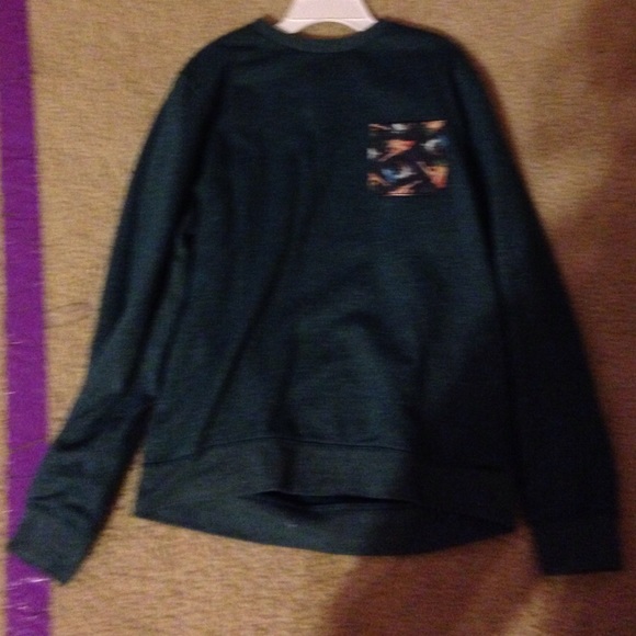 Crew neck barely worn