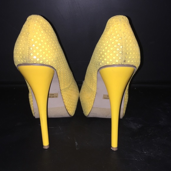 Heels - Picture 2 of 4