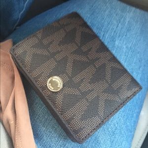 Mk small wallet