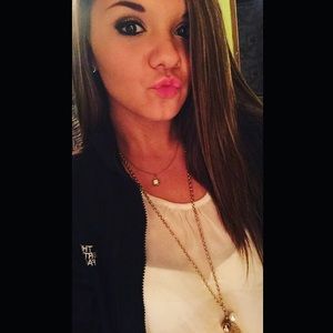 Meet your Posher, Candace