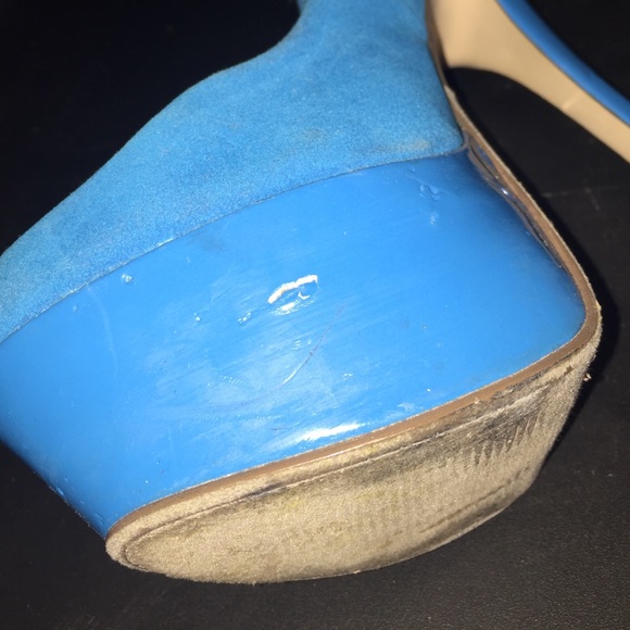 Heels - Picture 3 of 4