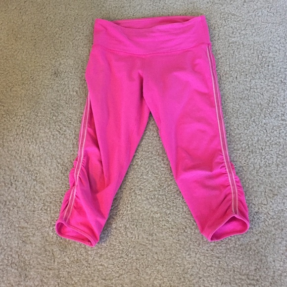 Hot pink cropped Lulu capris