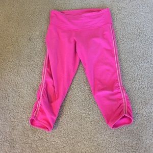 Hot pink cropped Lulu capris