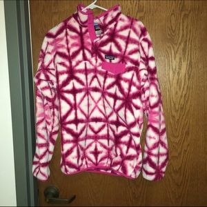 Pink Patagonia pullover