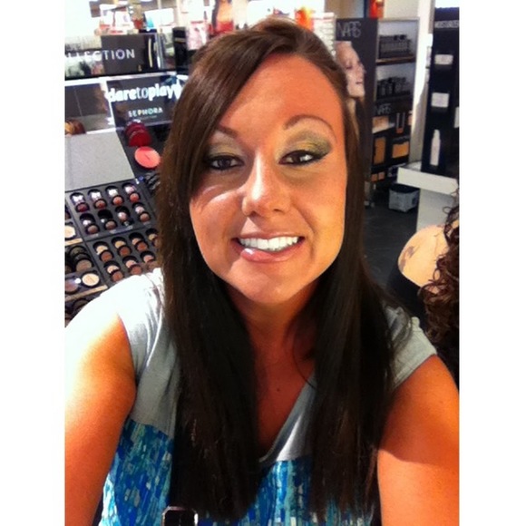 Meet your Posher, Melissa