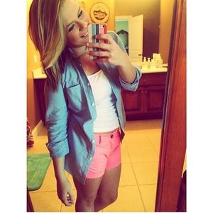 American eagle coral shorts