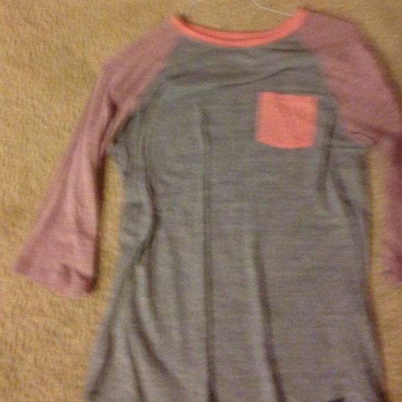 3/4 sleeve shirt