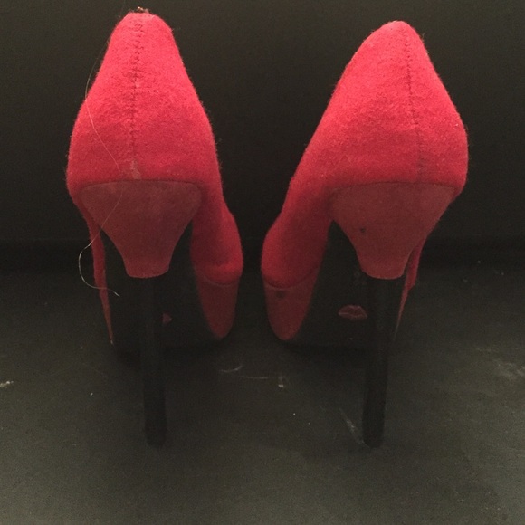 Heels - Picture 3 of 3