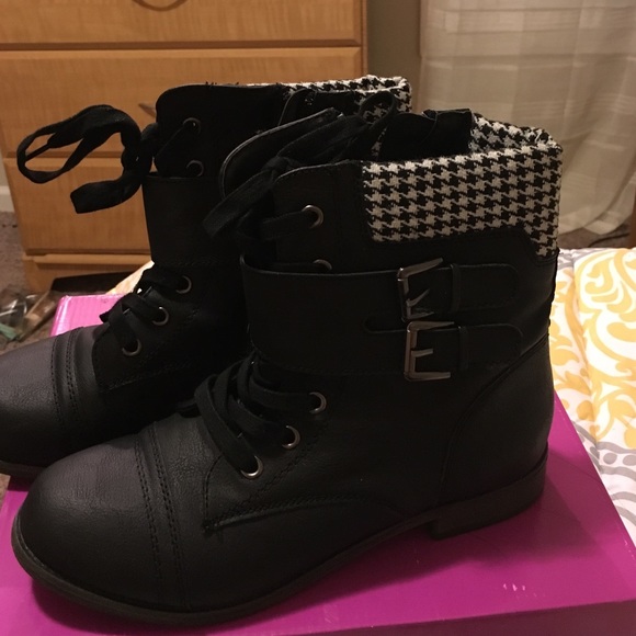 Black Rampage Boots