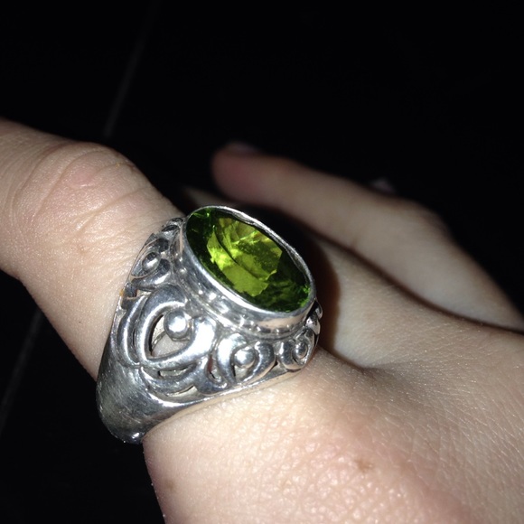Peridot sterling silver ring size 9