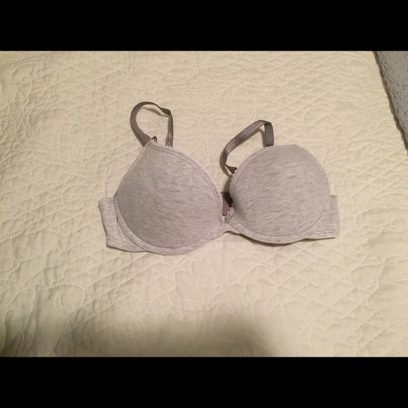 Heather gray Aerie T shirt bra. Super comfy!