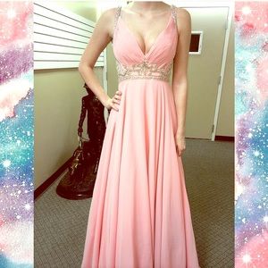 💖BEAUTIFUL PROM DRESS💖 ⬇️LOW PRICE⬇️
