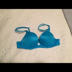 VS very sexy push up bra. Never worn. In turquoise