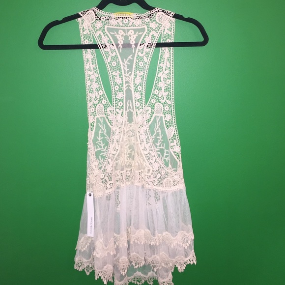 Lace top - Picture 3 of 4