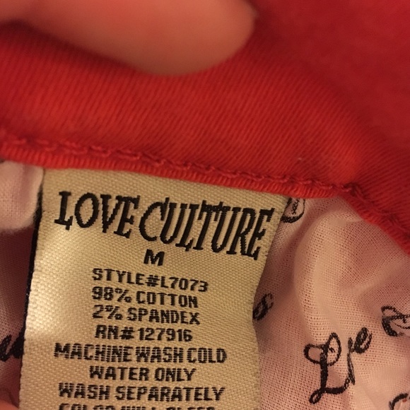 Shorts - Picture 3 of 3