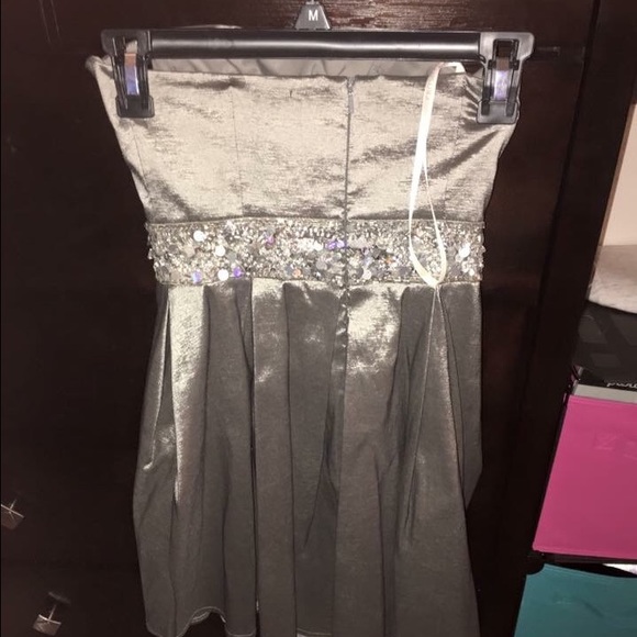 Prom/Cocktail/Formal Dress - Picture 2 of 2