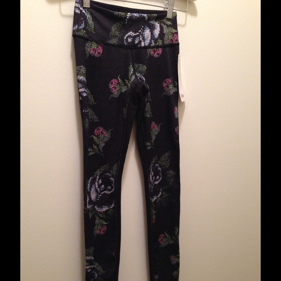 Lululemon Wunder Under Pant 3D *Special Edition - Picture 2 of 4