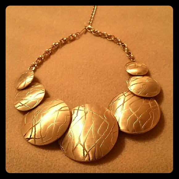 Gold circles necklace