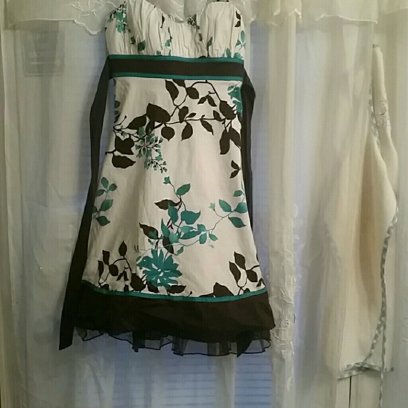 THE BOUTIQUE DRESS! GORGEOUS /CLASSY ! ๐ - Picture 2 of 3