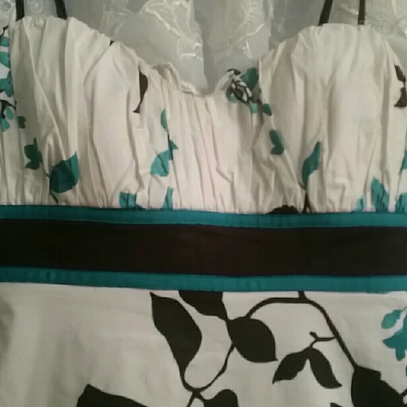 THE BOUTIQUE DRESS! GORGEOUS /CLASSY ! ๐ - Picture 3 of 3