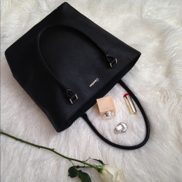Calvin Klein Handbags - ✨Calvin Klein On My Corner Saffiano Tote✨