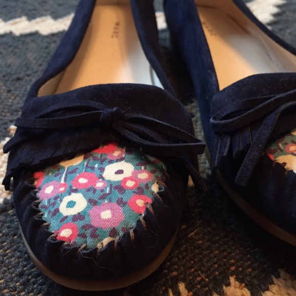 Cute & Retro Marc Jacobs Navy and Floral Loafers