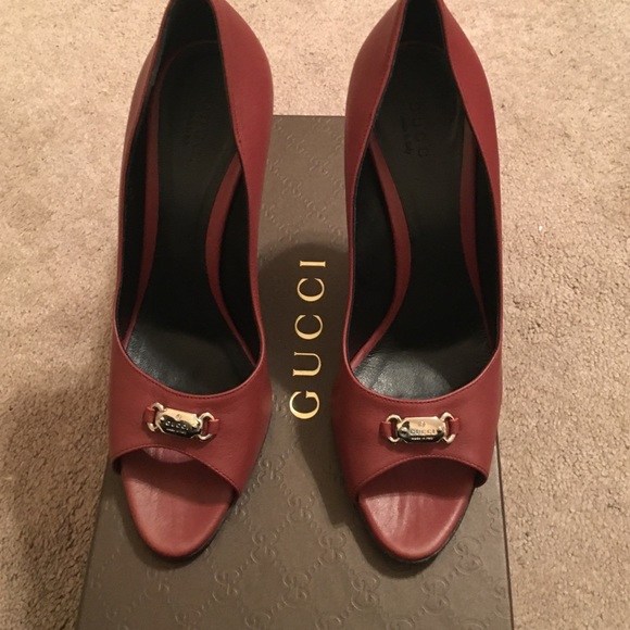Gucci pumps